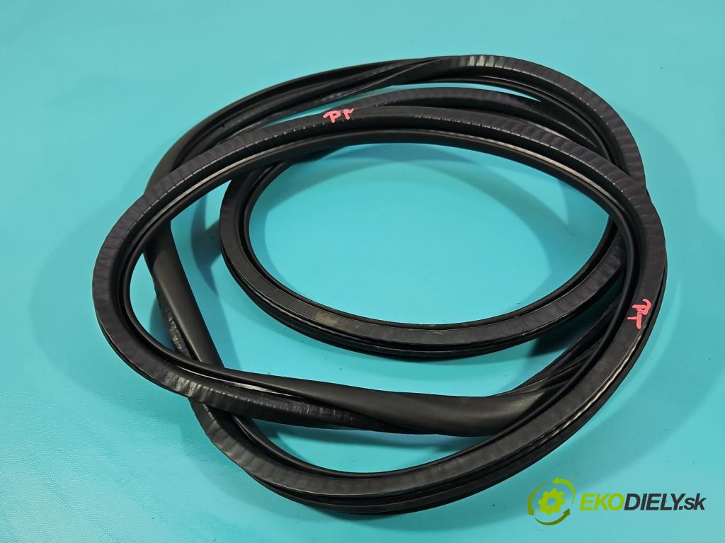 Peugeot 3008 II 2016-2023 2.0 hdi 150 hp manual 110 kW 1997 cm3 5- Těsnění: dveře zadní pravé  (Karoserie ostatní)