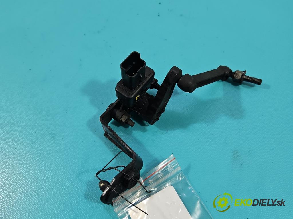 Peugeot 3008 II 2016-2023 2.0 hdi 150 HP manual 110 kW 1997 cm3 5- snímač nastavenia xenon 9675785780A (Snímač)