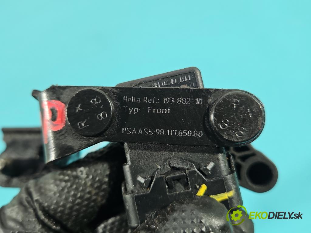 Peugeot 3008 II 2016-2023 2.0 hdi 150 HP manual 110 kW 1997 cm3 5- snímač nastavenia xenon 9675785780A (Snímač)