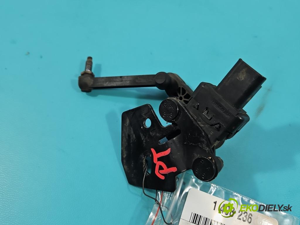 Peugeot 3008 II 2016-2023 2.0 hdi 150 HP manual 110 kW 1997 cm3 5- snímač nastavenia xenon 9801529480 (Snímač)