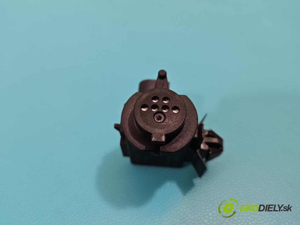 Skoda Kodiaq I 2.0 TSI 190 hp automatic 140 kW 1984 cm3 5- snímač Číslo:: vzduchu 5Q0907643F