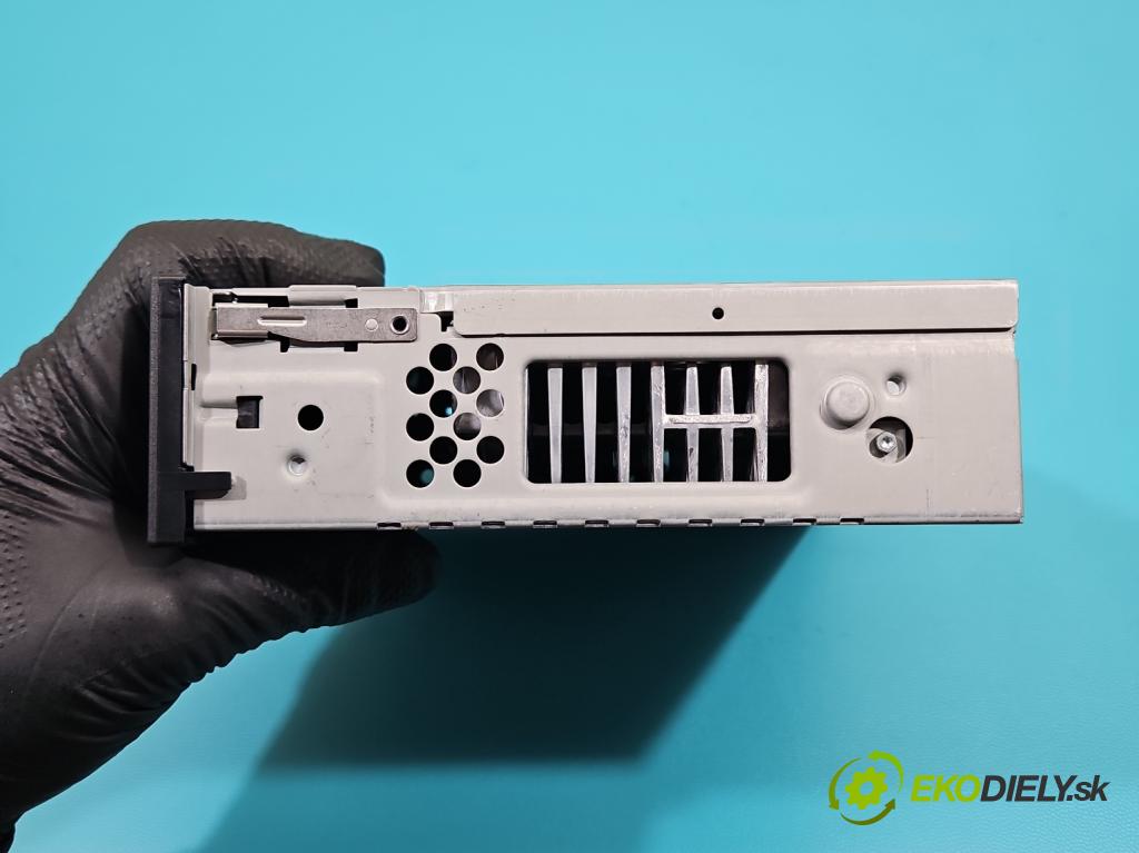 Skoda Kodiaq I 2.0 TSI 190 hp automatic 140 kW 1984 cm3 5- Navigace: čtečka 3V0035820J