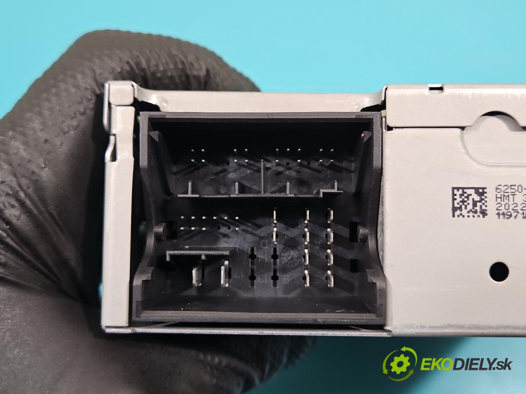 Skoda Kodiaq I 2.0 TSI 190 hp automatic 140 kW 1984 cm3 5- Navigace: čtečka 3V0035820J