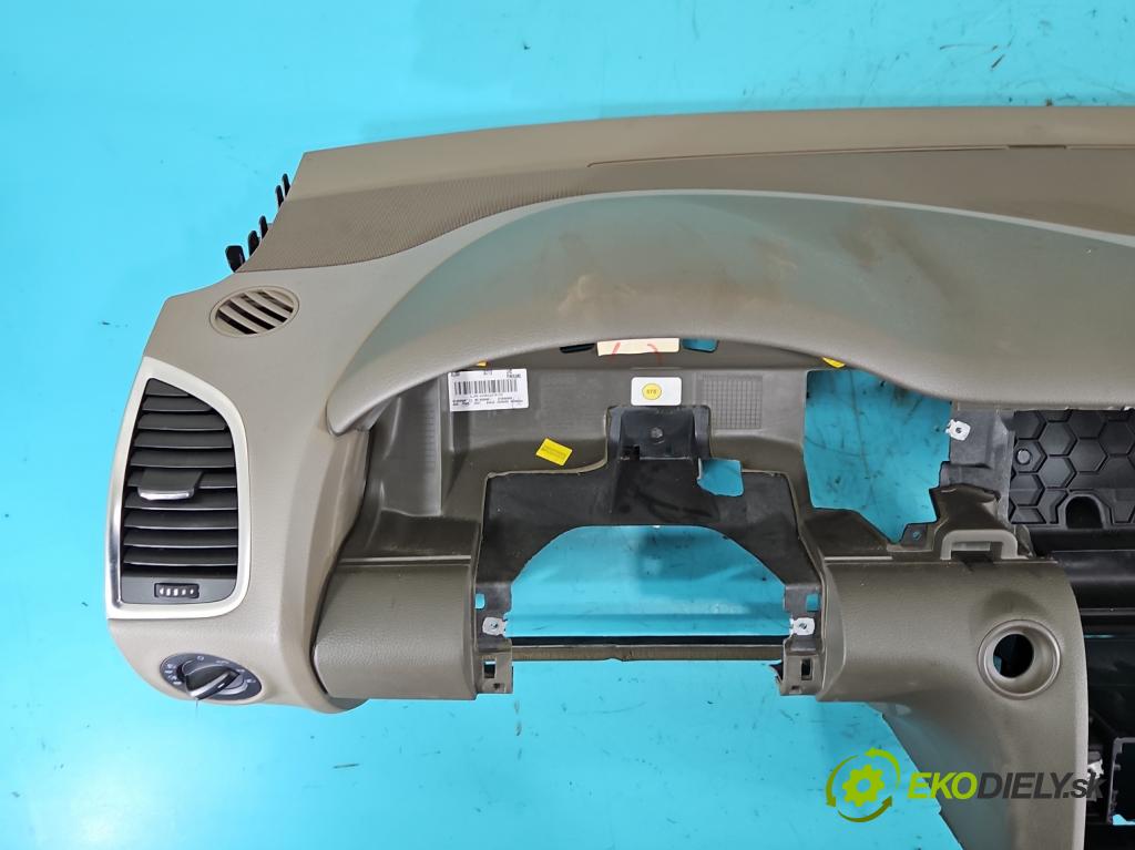 Audi Q7 2005-2015 3.6 V6 FSI 280KM: automatic 206 kW 3562 cm3 5- kokpit,pristrojová doska rozdeľovacia