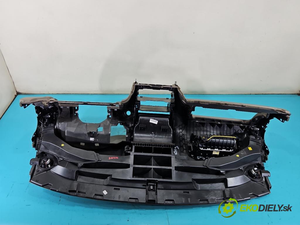 Audi Q7 2005-2015 3.6 V6 FSI 280KM: automatic 206 kW 3562 cm3 5- kokpit,pristrojová doska rozdeľovacia