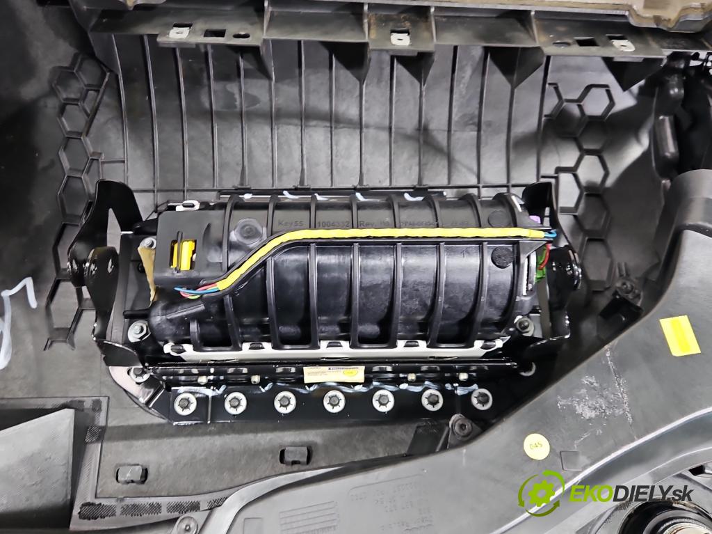 Audi Q7 2005-2015 3.6 V6 FSI 280KM: automatic 206 kW 3562 cm3 5- kokpit,pristrojová doska rozdeľovacia