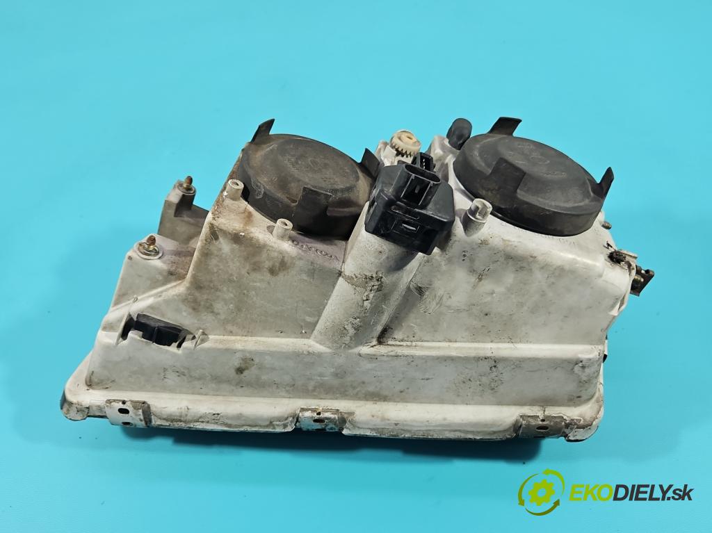 Volvo V40 I 1995-2004 1.8 GDI 116 HP manual 85 kW 1783 cm3 5- Reflektor: pravý 30899679 (Svetlo predné pravé)