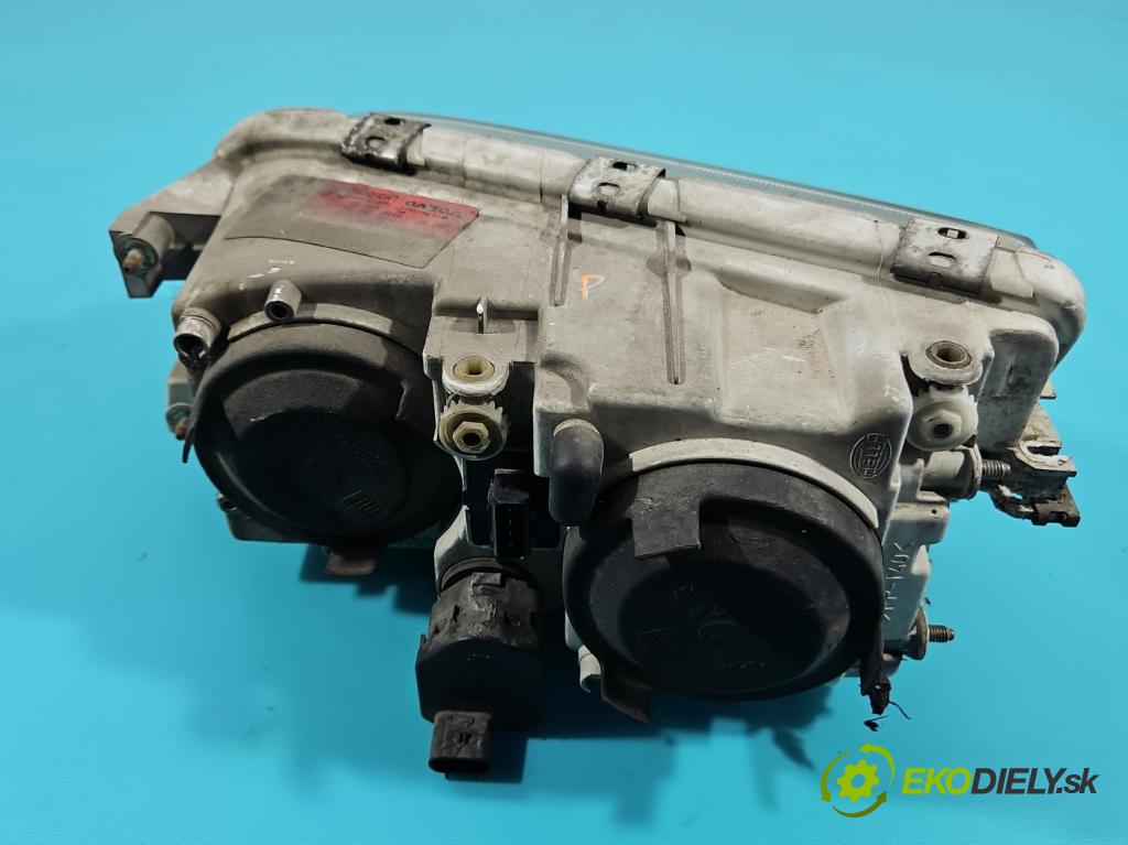 Volvo V40 I 1995-2004 1.8 GDI 116 HP manual 85 kW 1783 cm3 5- Reflektor: pravý 30899679 (Svetlo predné pravé)