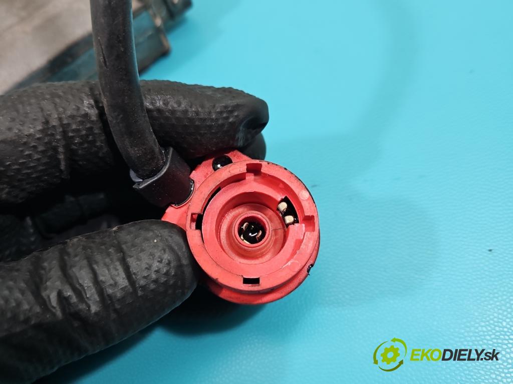 Audi A6 C5 1997-2004 2.5 tdi 155 HP automatic 114 kW 2496 cm3 5- střídač: xenon 5DV007760-15 (Riadiaca jednotka xenónu)