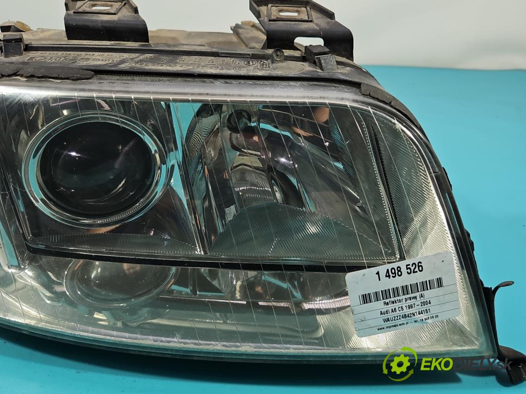 Audi A6 C5 1997-2004 2.5 tdi 155 hp automatic 114 kW 2496 cm3 5- světlo pravý  (Pravé přední světlo)