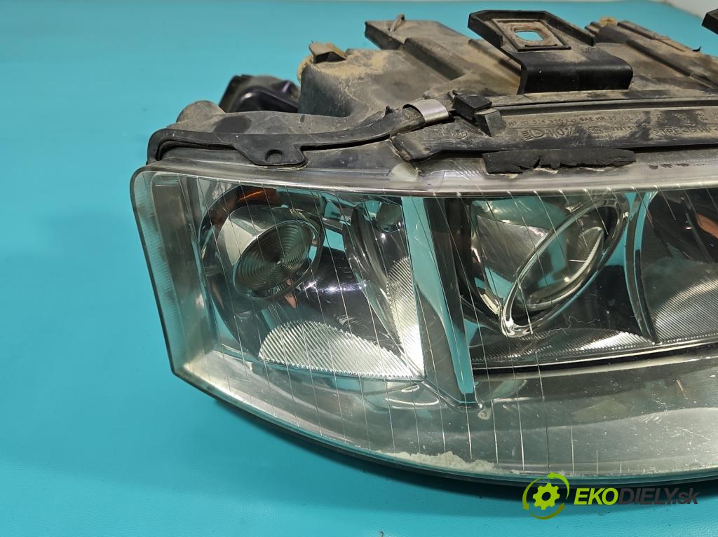 Audi A6 C5 1997-2004 2.5 tdi 155 hp automatic 114 kW 2496 cm3 5- světlo pravý  (Pravé přední světlo)