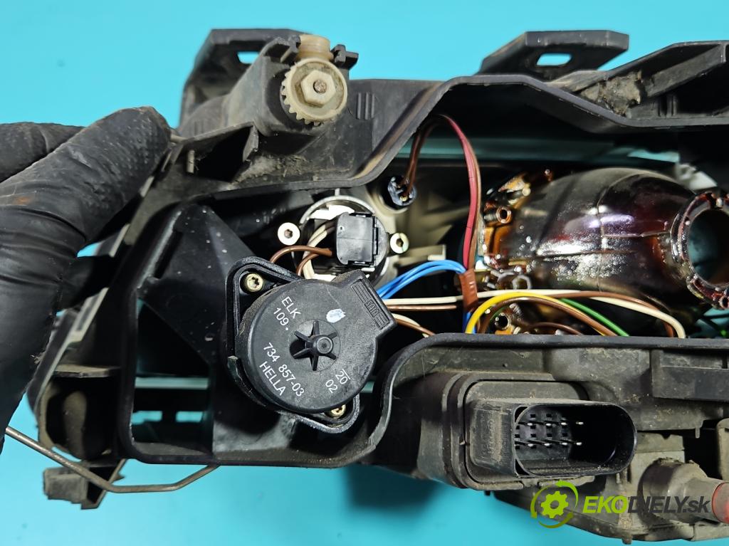 Audi A6 C5 1997-2004 2.5 tdi 155 hp automatic 114 kW 2496 cm3 5- světlo pravý  (Pravé přední světlo)