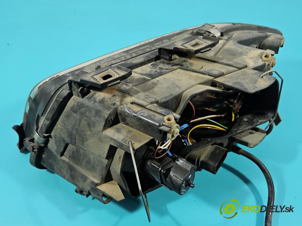 Audi A6 C5 1997-2004 2.5 tdi 155 hp automatic 114 kW 2496 cm3 5- světlo pravý  (Pravé přední světlo)