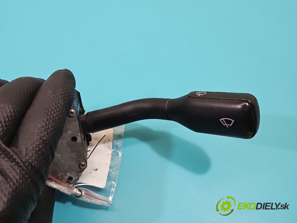 Audi 80 B4 1991-1994 2.0 90 HP manual 66 kW 1985 cm3 4- prepínač komplex: 4A0953503 (Prepínacie páčky pod volantom)