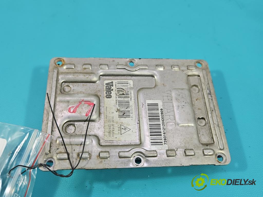 Audi A4 B6 2000-2004 2.0 20V 131 HP manual 96 kW 1984 cm3 4- střídač: xenon 73010137M (Riadiaca jednotka xenónu)