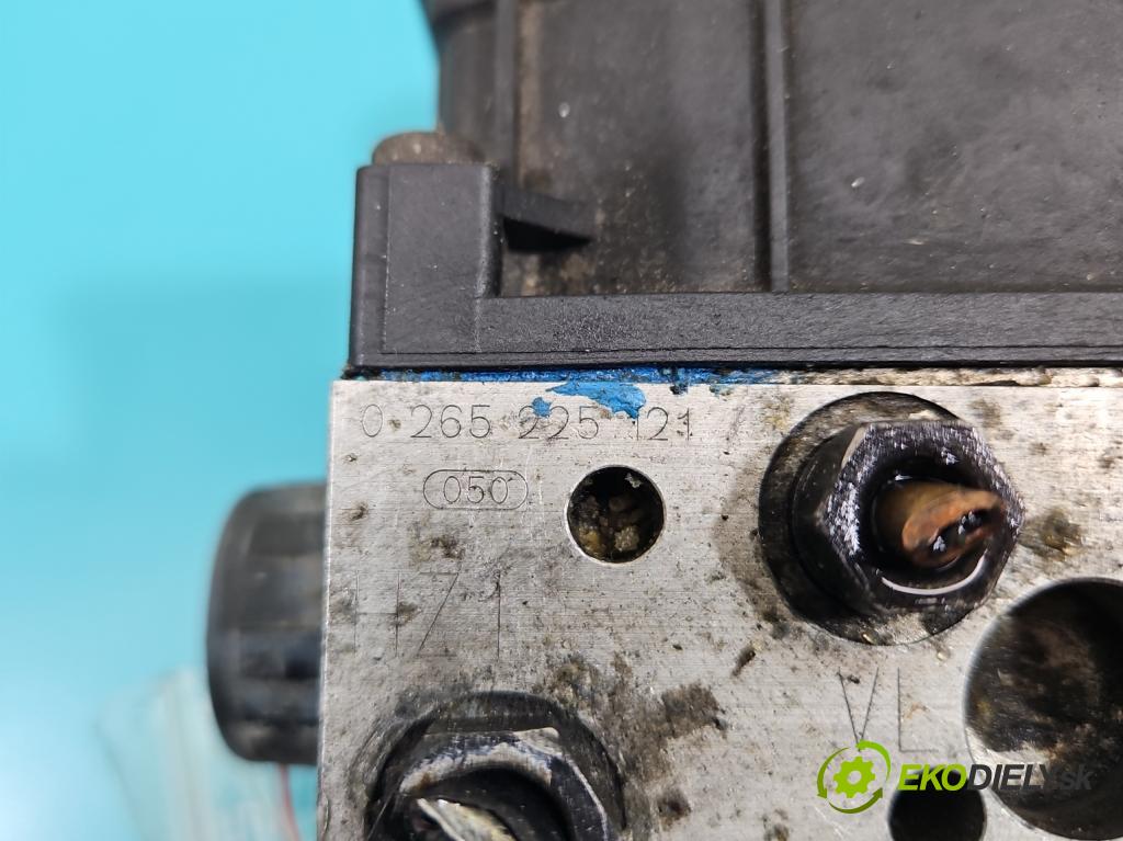 Audi A6 C5 1997-2004 2.4b 170 HP automatic 125 kW 2393 cm3 4- čerpadlo abs 0265225121 (Pumpa ABS)