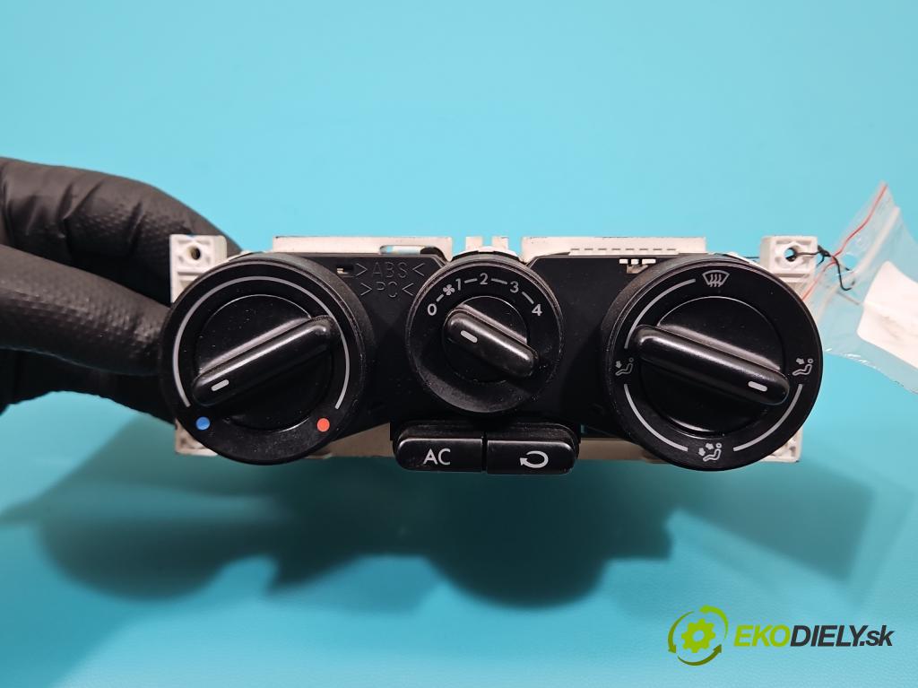 Vw New Beetle 1998-2010 2.0 8V 116 HP manual 85 kW 1984 cm3 3- panel kúrenia 1C0820045D