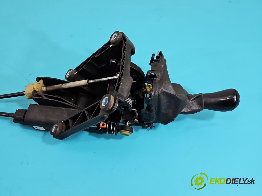 Mazda 5  2005-2010 2.0 citd 143 HP manual 105 kW 1998 cm3 5- Páka: Změny: stupeň,rýchlosť 8159025200 (Rýchlostná páka (kulisa))