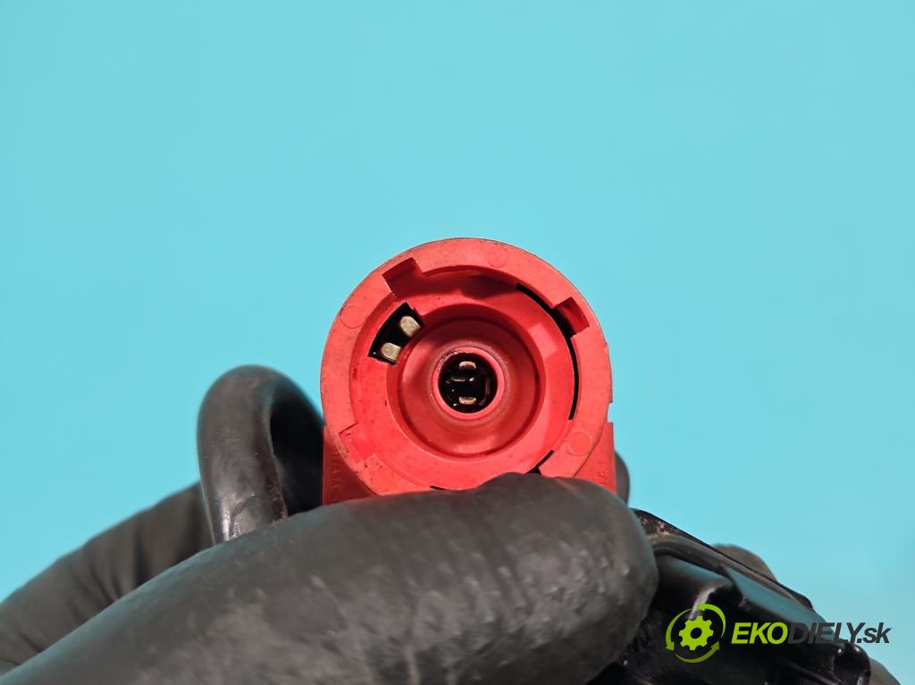 Audi A6 C5 1997-2004 2.4b 170 HP automatic 125 kW 2393 cm3 4- střídač: xenon 5DV007760-15 (Riadiaca jednotka xenónu)