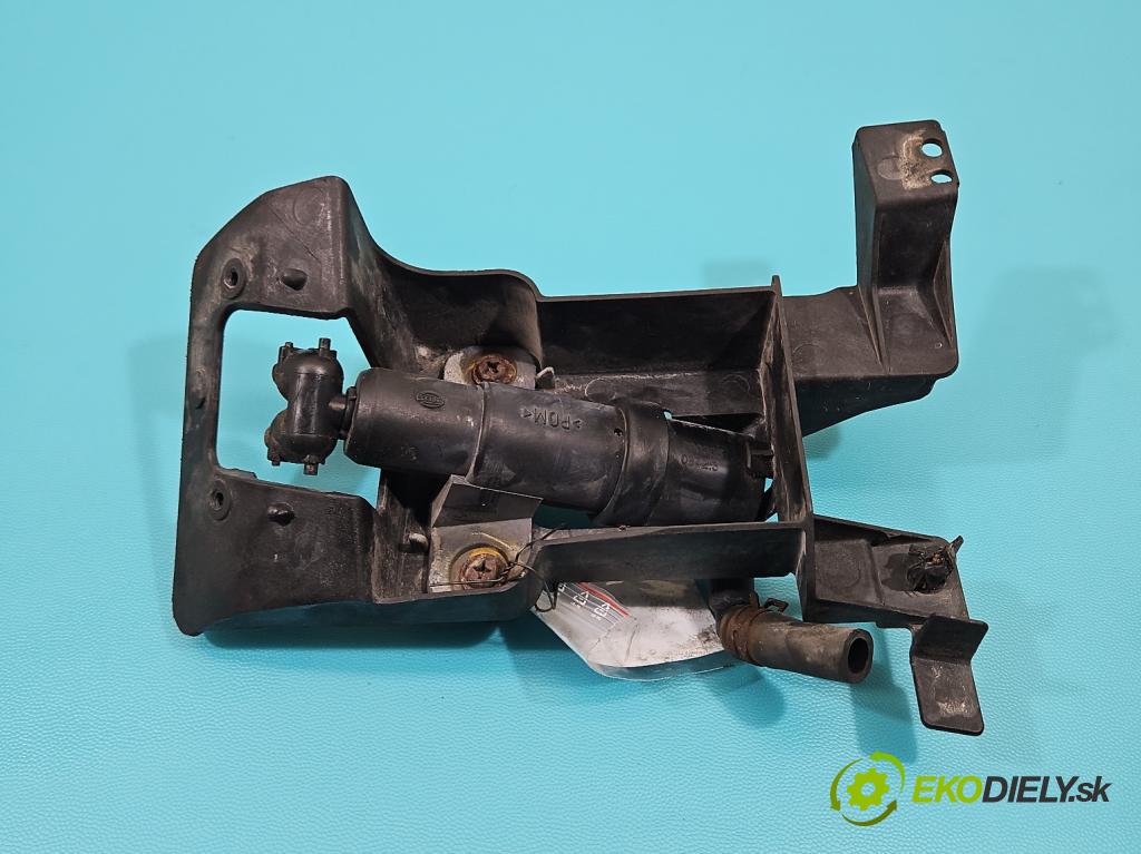 Mazda 5  2005-2010 2.0 citd 143 hp manual 105 kW 1998 cm3 5- ostřikovač reflektor: pravý CC2951067