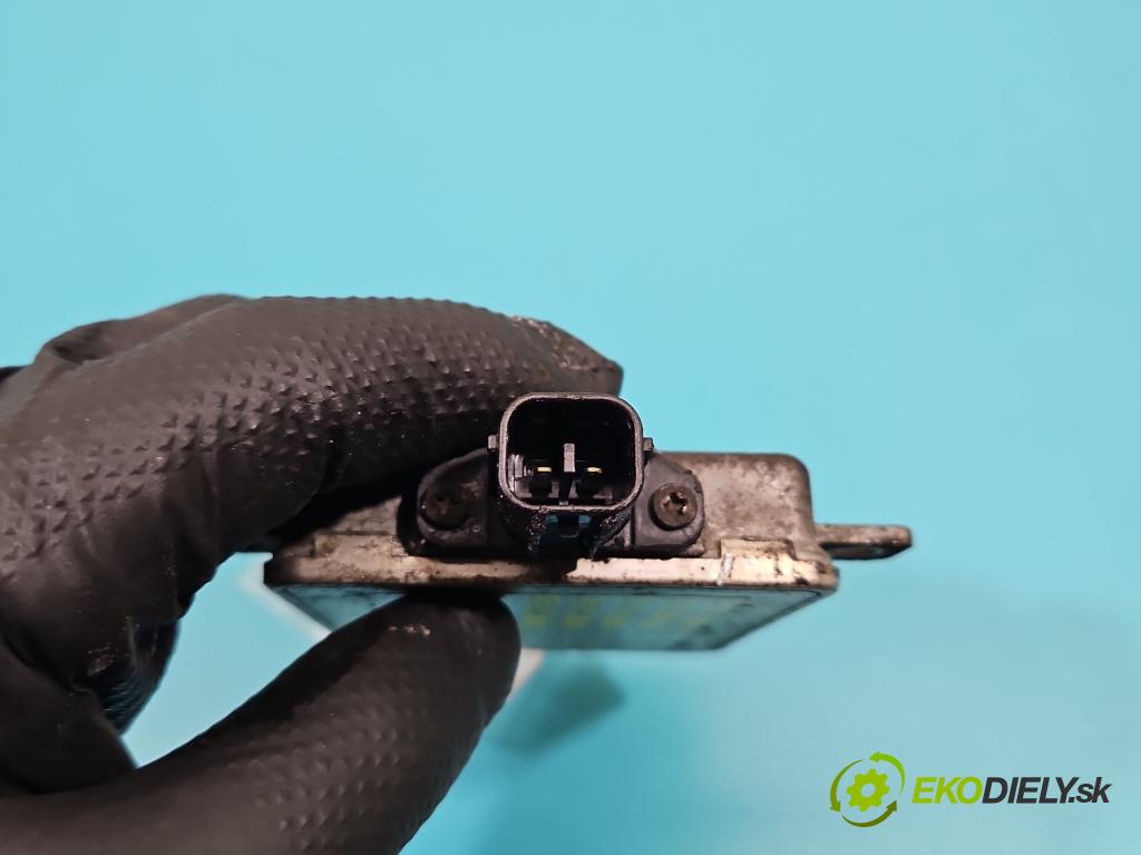 Mazda 5  2005-2010 2.0 citd 143 HP manual 105 kW 1998 cm3 5- střídač: xenon W3T15671 (Riadiaca jednotka xenónu)