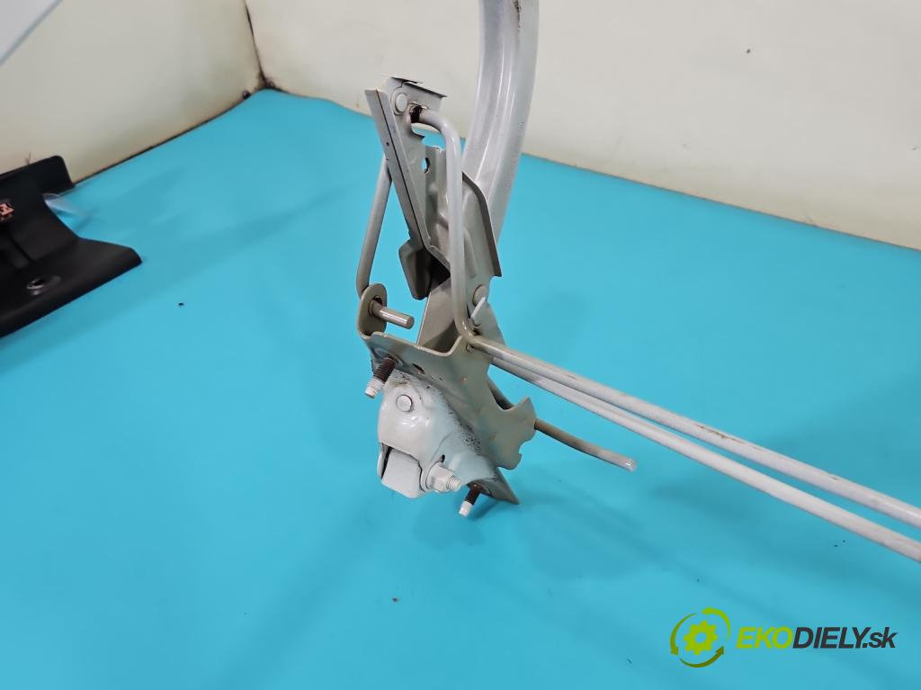 Ford Fusion USA 2012-2020 2.0 EcoBoost: automatic 179 kW 1999 cm3 4- Závěs: kufrových dveří zadní