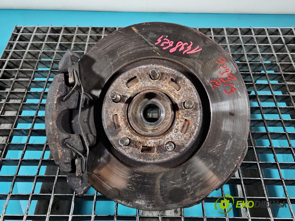 Mazda 5  2005-2010 2.0 citd 143 hp manual 105 kW 1998 cm3 5- náboj levé  (Náboj kola)