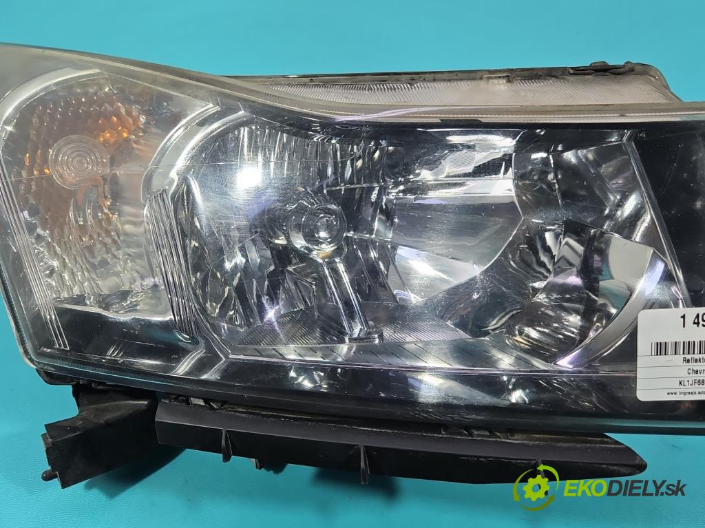 Chevrolet Cruze 2.0 VCDi: 163 HP manual 120 kW 1998 cm3 5- Reflektor: pravý  (Svetlo predné pravé)