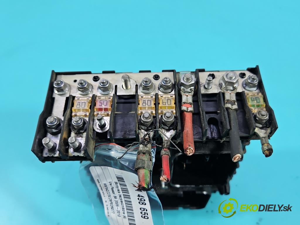 Vw Passat B6 2005-2010 3.2 FSI V6 250 hp automatic 184 kW 3168 cm3 4- skříňka pojistková 1K0937124Q (Pojistková skříňka)
