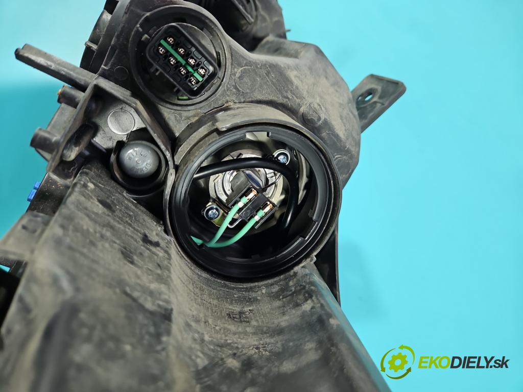 Kia Sportage III 2010-2015 2.0 crdi 136 HP manual 100 kW 1995 cm3 5- Reflektor: pravý 92102-3WXXX (Svetlo predné pravé)