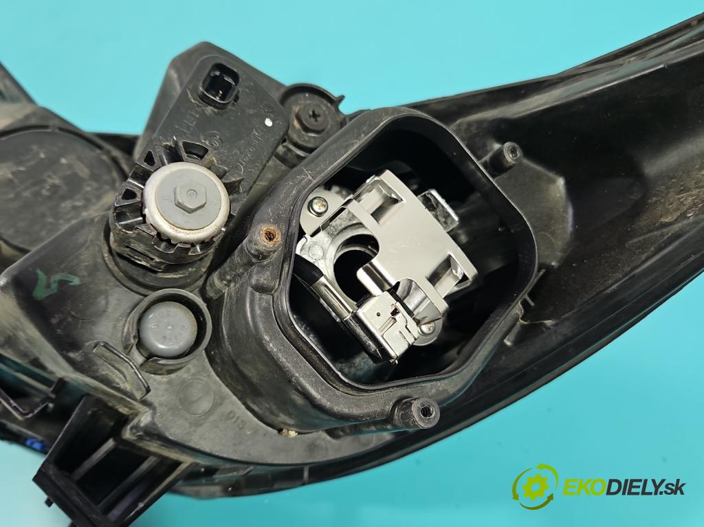 Kia Sportage III 2010-2015 2.0 crdi 136 HP manual 100 kW 1995 cm3 5- Reflektor: pravý 92102-3WXXX (Svetlo predné pravé)