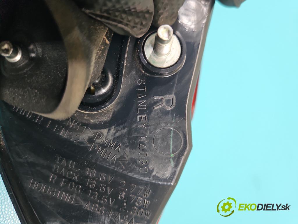 Infiniti Q50 I 2013-2024 2.0 T 211KM automatic 155 kW 1991 cm3 4- světlo zadní pravé  (Klika dveří ostatní)