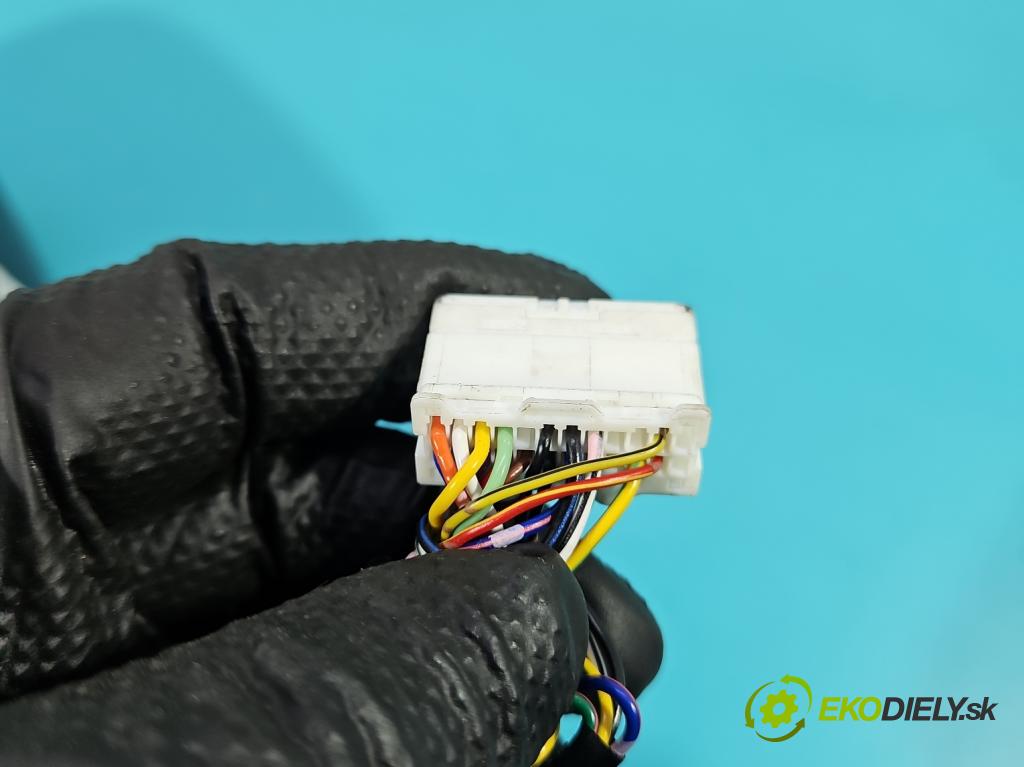 Infiniti Q50 I 2013-2024 2.0 T 211KM automatic 155 kW 1991 cm3 4- zrkadlo pravé  (Kľučka dverí ostatné)