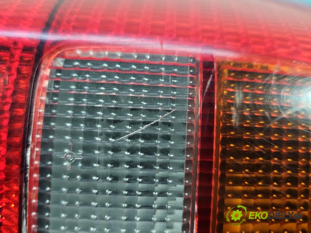 Vw Golf III 1991-1998 1.8 75 hp manual 55 kW 1781 cm3 5- světlo zadní levé 1H9 945 257 (Klika dveří ostatní)