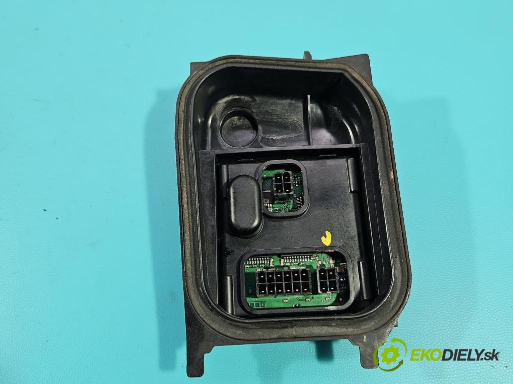 Vw Passat B6 2005-2010 3.2 FSI V6 250 HP automatic 184 kW 3168 cm3 4- střídač: xenon 89390030 (Riadiaca jednotka xenónu)