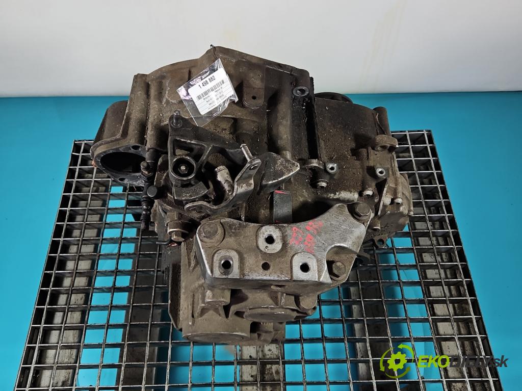 Audi A3 8P 2003-2012 2.0 tdi 140 hp manual 103 kW 1968 cm3 5- převodovka stupňová manual JLU