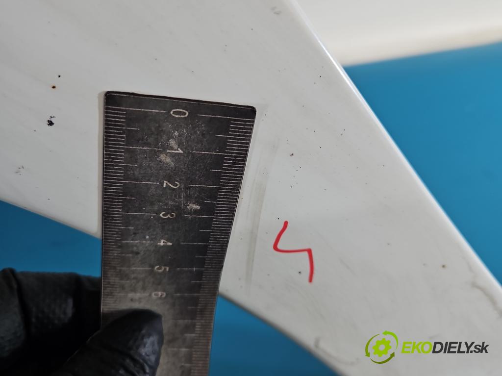 Peugeot 207 1.4 hdi 68 hp manual 50 kW 1398 cm3 3- blatnik přední levý  (Levý přední blatník)