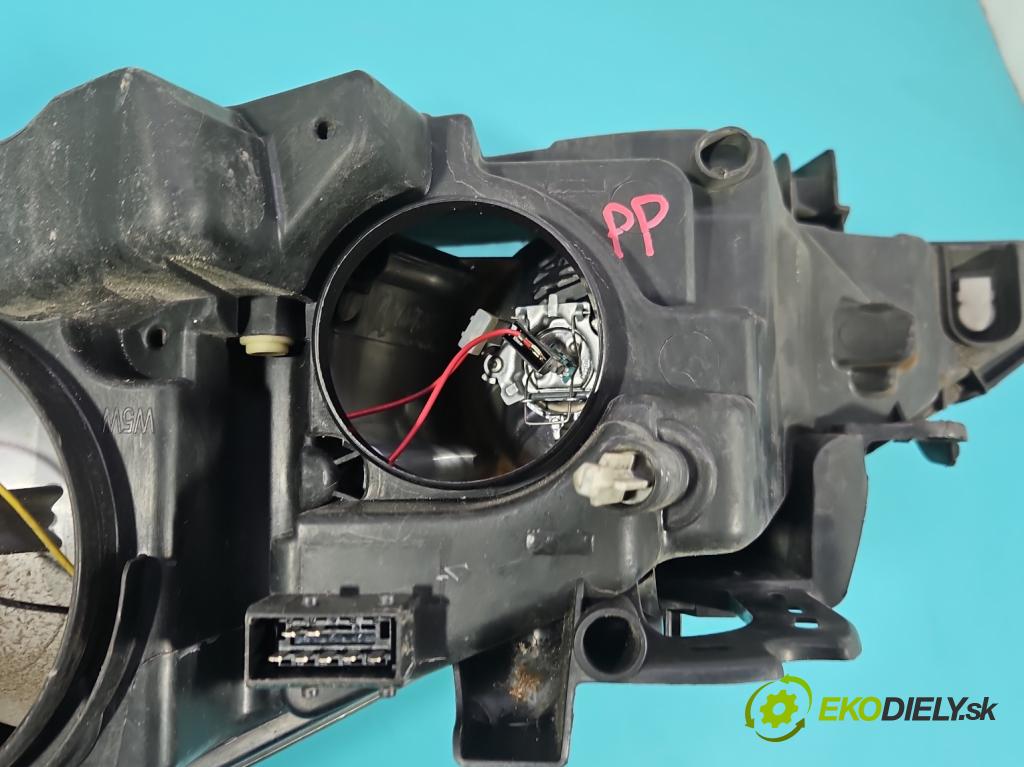 Peugeot 207 1.4 hdi 68 HP manual 50 kW 1398 cm3 3- Reflektor: pravý 9649986180 (Svetlo predné pravé)