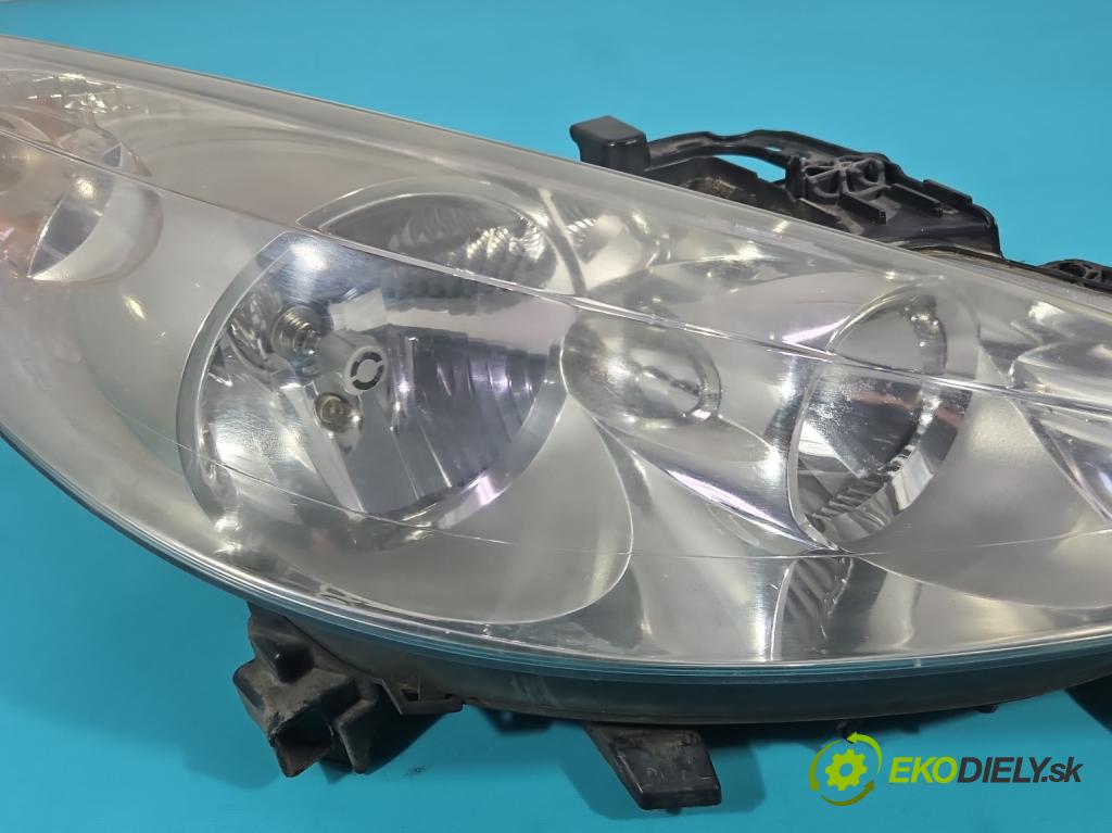 Peugeot 207 1.4 hdi 68 HP manual 50 kW 1398 cm3 3- Reflektor: pravý 9649986180 (Svetlo predné pravé)