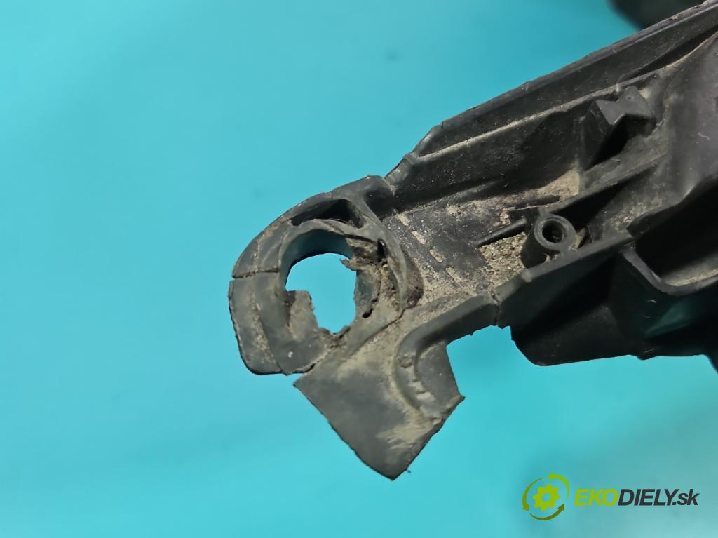 Peugeot 207 1.4 hdi 68 HP manual 50 kW 1398 cm3 3- Reflektor: pravý 9649986180 (Svetlo predné pravé)