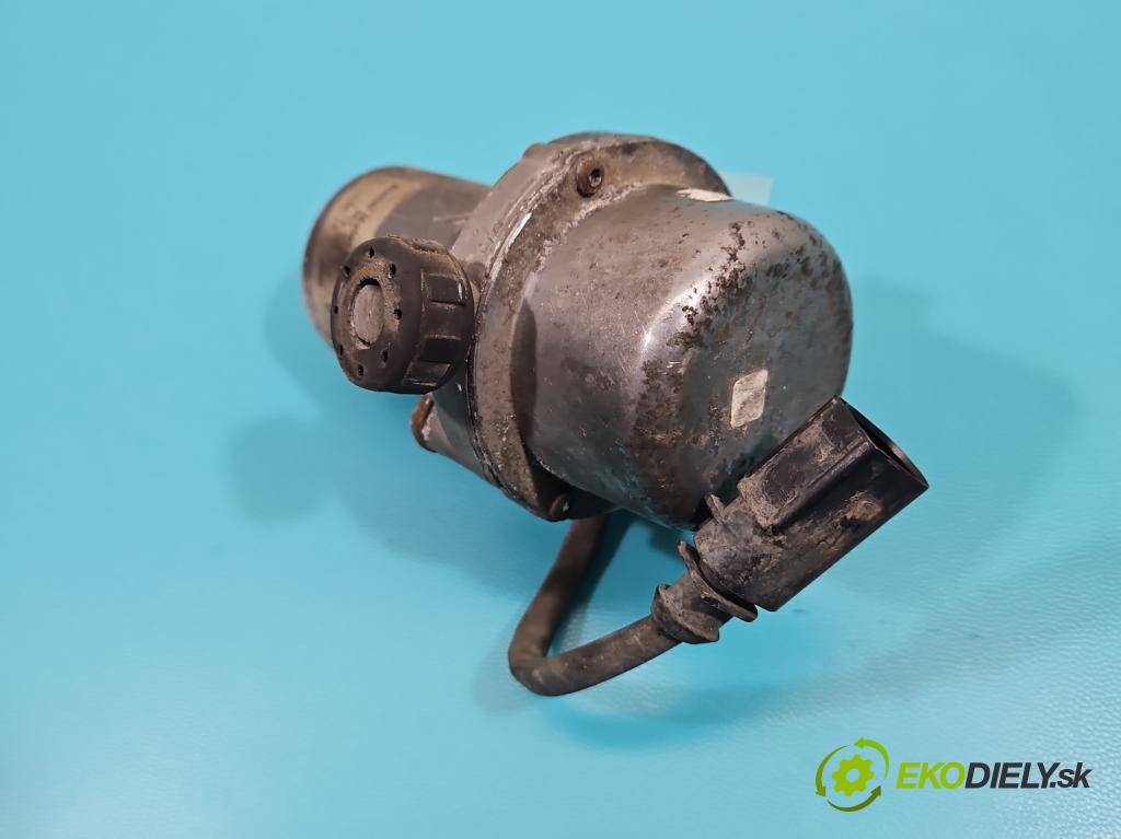 Audi Q7 2005-2015 3.6 V6 FSI 280KM: automatic 206 kW 3562 cm3 5- čerpadlo brzda: 8E0927317B (Posilňovač bŕzd)