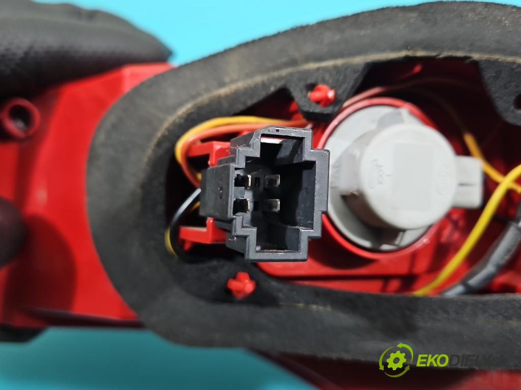 Audi Q7 2005-2015 3.6 V6 FSI 280KM automatic 206 kW 3562 cm3 5- světlo zadní levé 4L0945093 (Klika dveří ostatní)