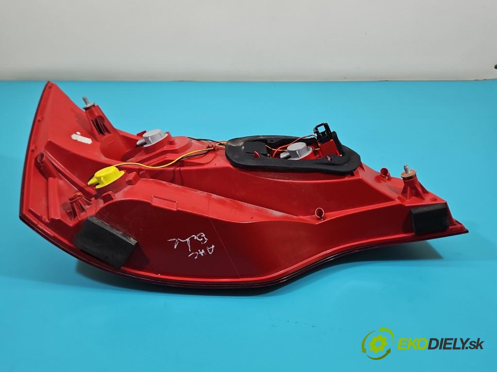 Audi Q7 2005-2015 3.6 V6 FSI 280KM: automatic 206 kW 3562 cm3 5- svetlo / reflektor zadné pravé 4L0945094 (Kľučka dverí ostatné)