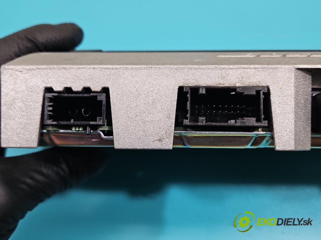 Audi Q7 2005-2015 3.6 V6 FSI 280KM: automatic 206 kW 3562 cm3 5- Zesilovač: 4L0035223A (Zosilňovač)