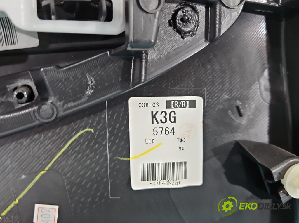 Infiniti Q50 I 2013-2024 2.0 T 211KM automatic 155 kW 1991 cm3 4- Tapacír: dveře zadní pravé