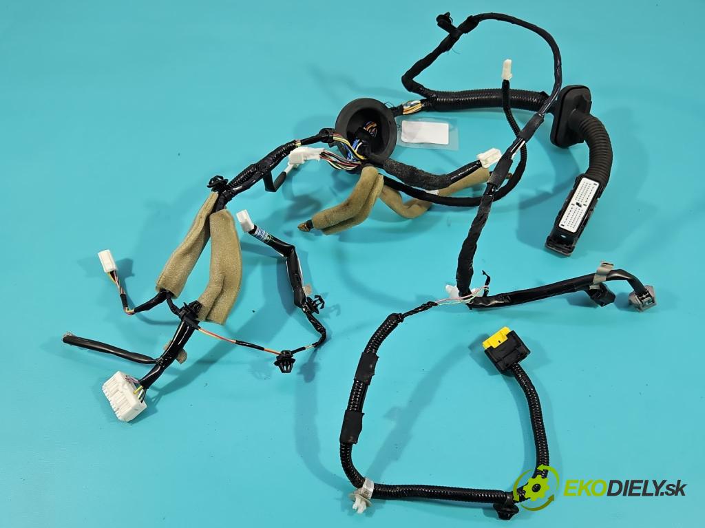 Infiniti Q50 I 2013-2024 2.0 T 211KM automatic 155 kW 1991 cm3 4- Zväzok: dvere predné pravých 24124-6HH1A