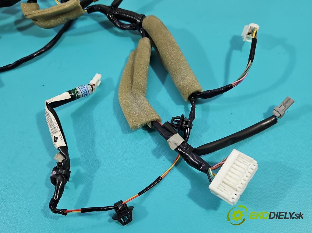 Infiniti Q50 I 2013-2024 2.0 T 211KM automatic 155 kW 1991 cm3 4- Zväzok: dvere predné pravých 24124-6HH1A