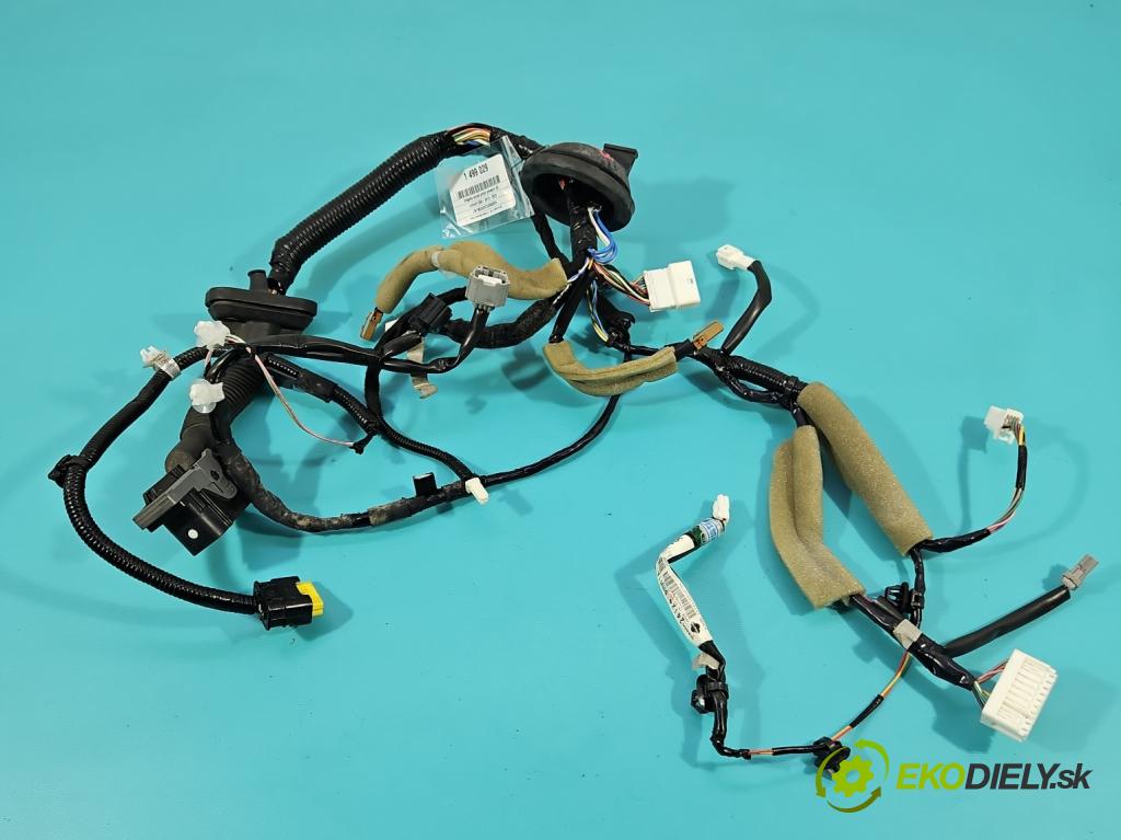 Infiniti Q50 I 2013-2024 2.0 T 211KM automatic 155 kW 1991 cm3 4- Zväzok: dvere predné pravých 24124-6HH1A