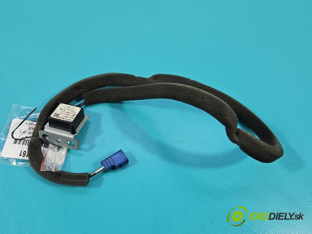 Nissan Qashqai I J10 2006-2013 1.6 dci 131 hp manual 96 kW 1598 cm3 5- Antena 25975-BB50A