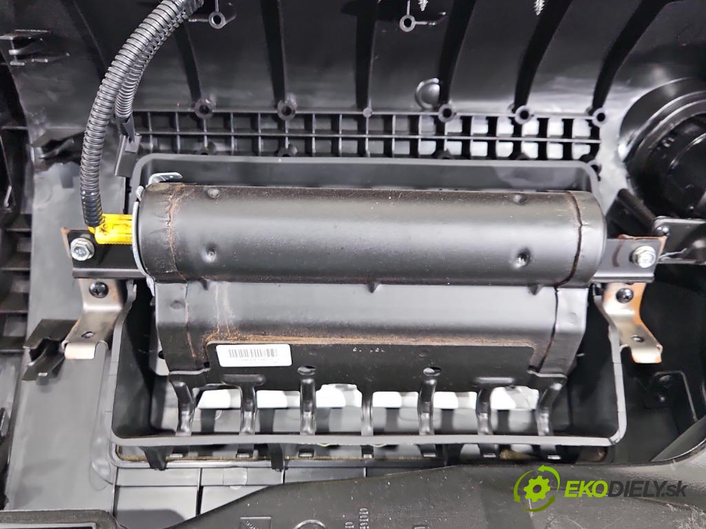 Nissan Qashqai I J10 2006-2013 1.6 dci 131 HP manual 96 kW 1598 cm3 5- kokpit,pristrojová doska rozdeľovacia